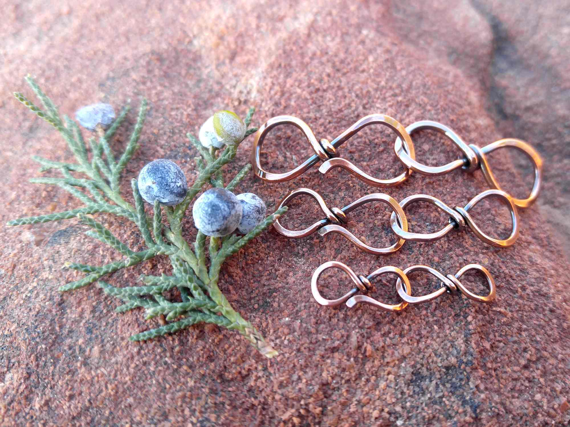 How to Make a Quick & Easy Wire Infinity Clasp
