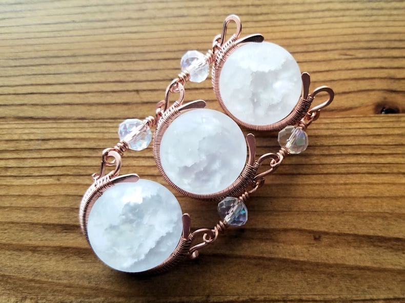 The finished Chalice Pendant will look something like the one shown here when all three bead frames are joined together.